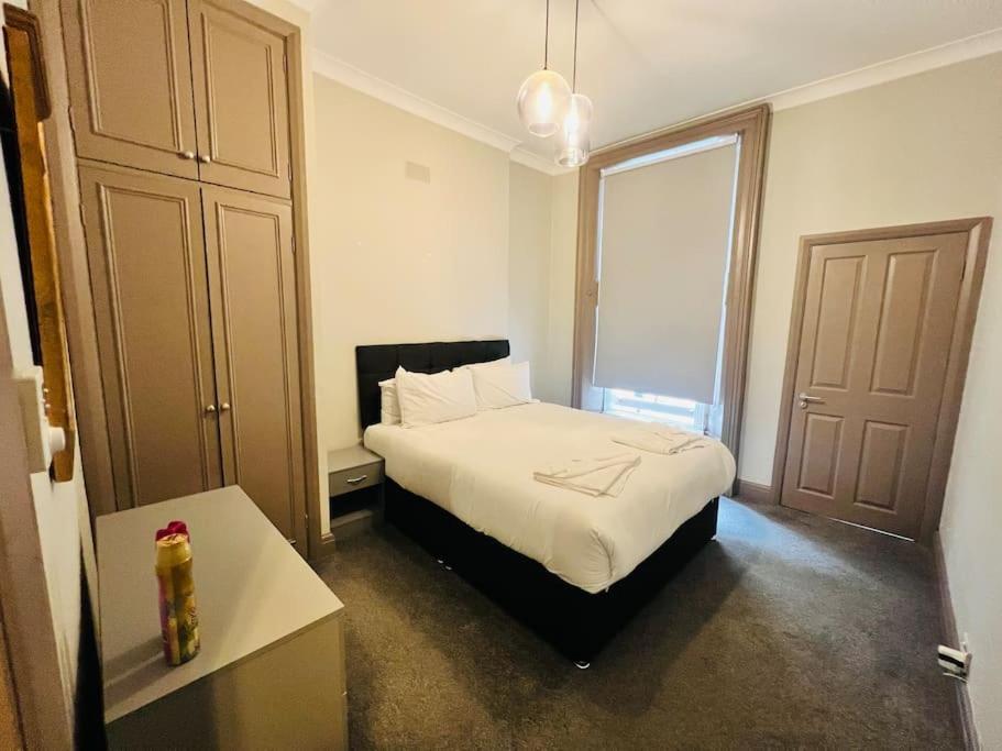3 Notting Hill, Portobello Road-Amazing Location! Лондон Екстериор снимка