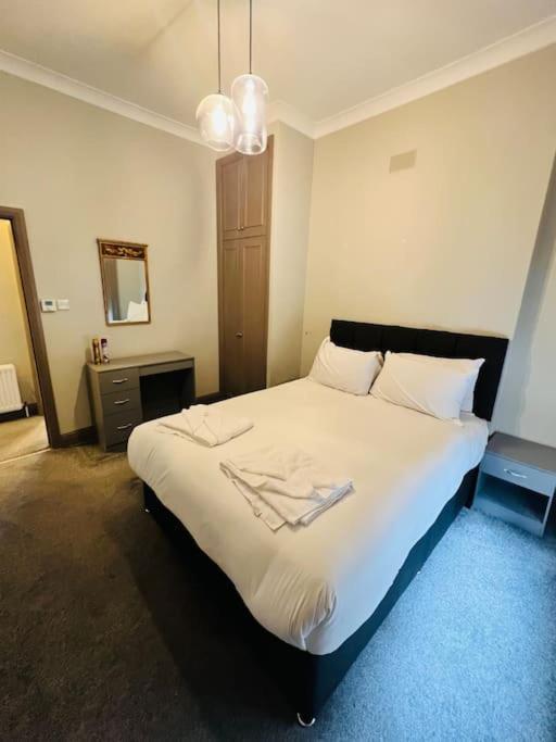 3 Notting Hill, Portobello Road-Amazing Location! Лондон Екстериор снимка